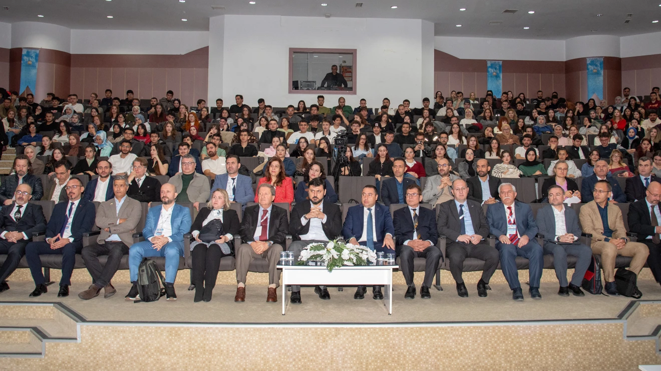 Selçuk Üniversitesinde sivil havacılığın geleceği konuşuldu